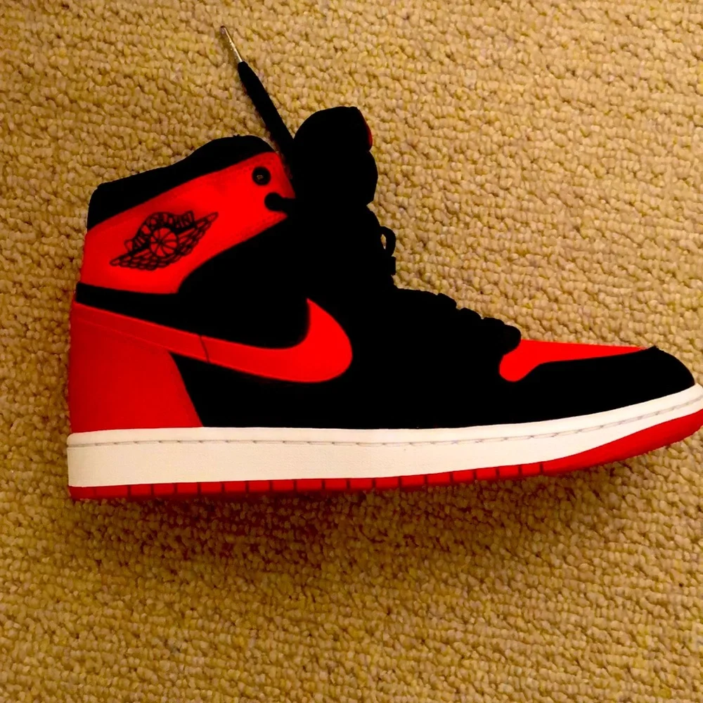 NIB never used authentic Nike air Jordans additional red laces - Picture 6 of 11
